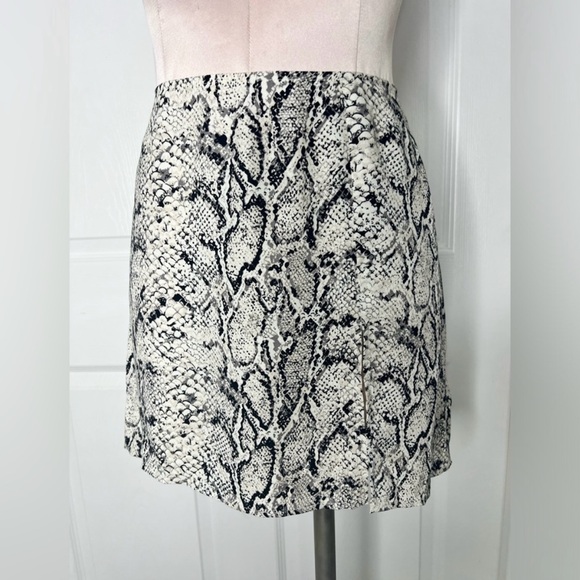 Reformation Python Mini Skirt with Front Slit Sz 4 - Picture 2 of 7